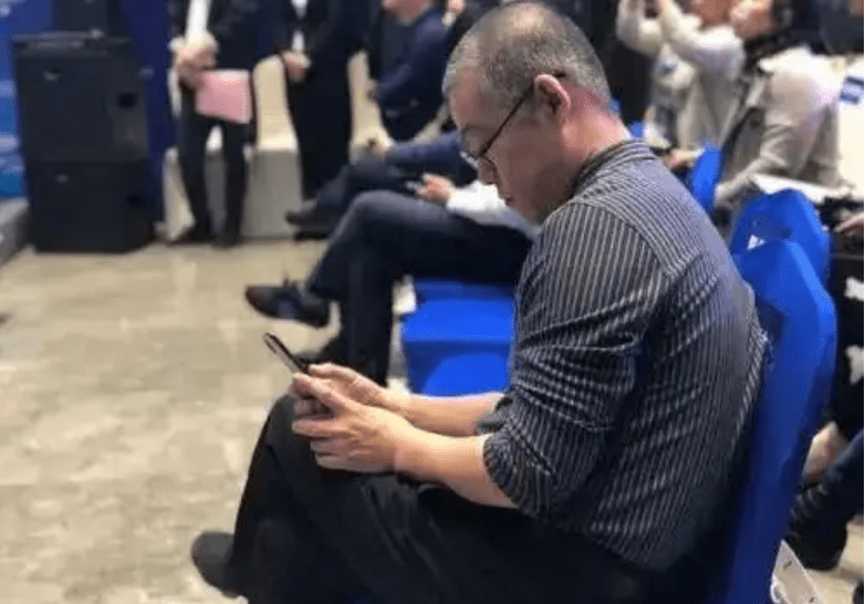 10万枚比特币套现135亿<strong></p>
<p>比特币火币</strong>，却称比特币是骗局，李笑来的双面人生