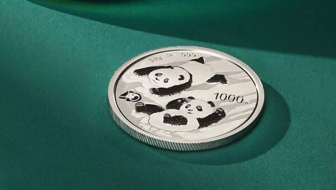 关于熊猫铂币<strong></p>
<p>币乘</strong>，你都知道哪些知识？盘点我国的熊猫铂币！