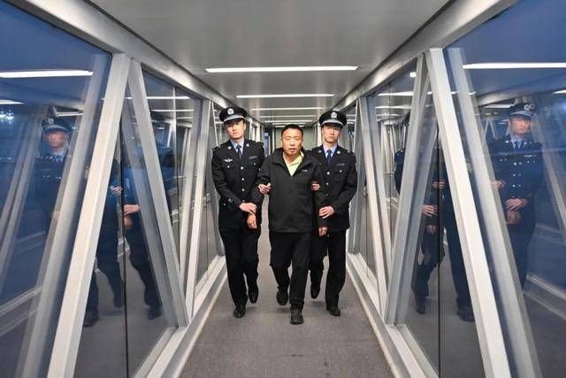 郭柏春<strong></p>
<p>美股mo</strong>，被逮捕！在境外落网，被立案调查当月还在老挝露面