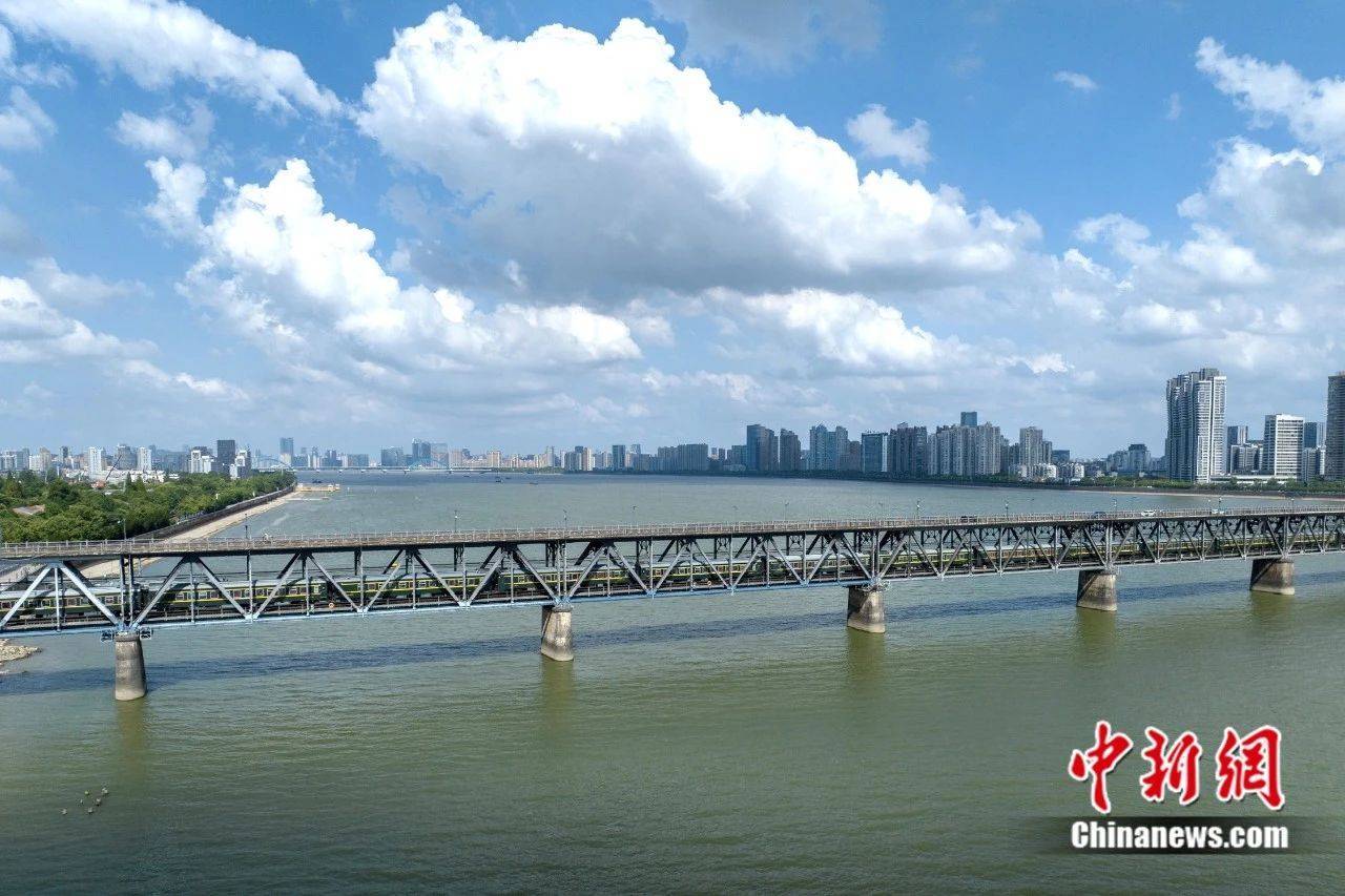 通车仅89天的钱塘江大桥<strong></p>
<p>波音</strong>，茅以升为何主持将其炸毁?