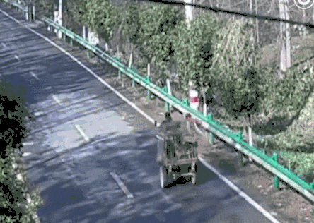 上海街头一女子突然倒地<strong></p>
<p>波音</strong>，满脸是血！很多人用过，已致多起意外！赶快赶快