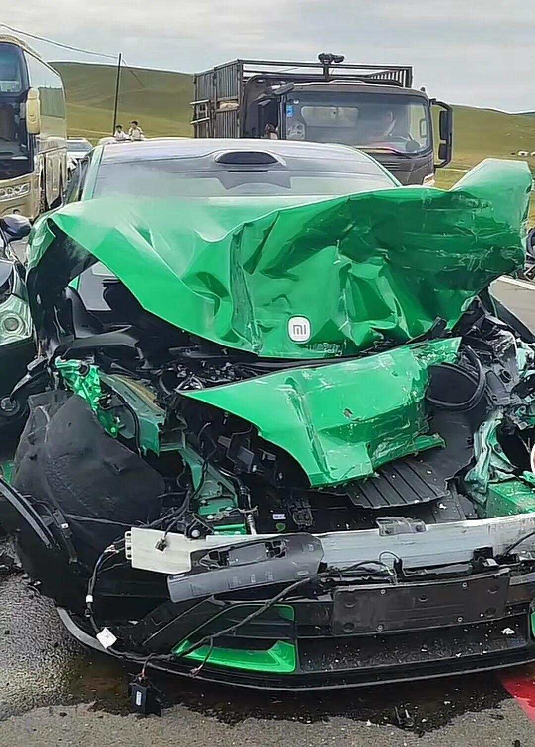 小米YU7提车3天<strong></p>
<p>波音</strong>，被失控水泥罐车迎头顶撞，车主：车已报废 感觉逃过一劫