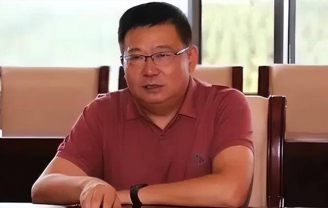 3名干部被查<strong></p>
<p>美股</strong>，他主动向组织交代问题