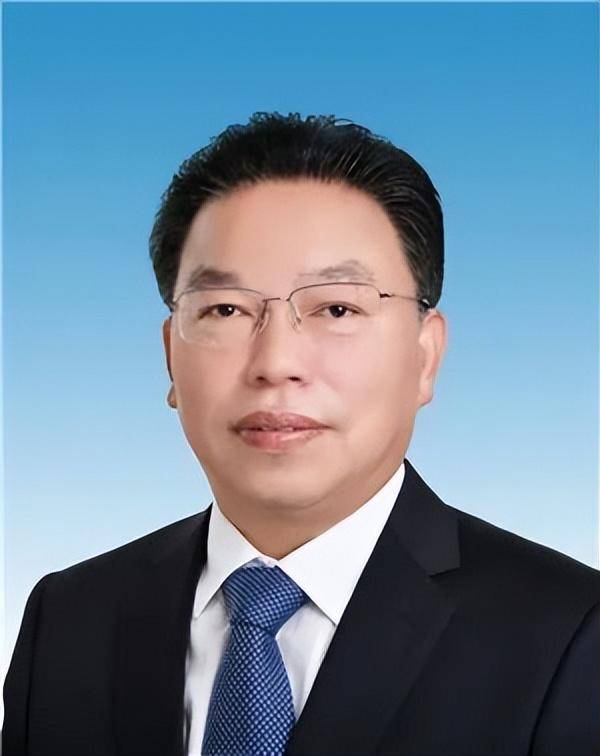 中央批准<strong></p>
<p>momo美股</strong>，省委领导班子密集调整