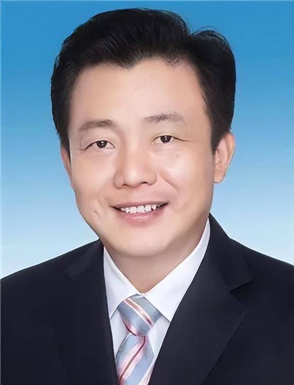 中央批准<strong></p>
<p>momo美股</strong>，省委领导班子密集调整