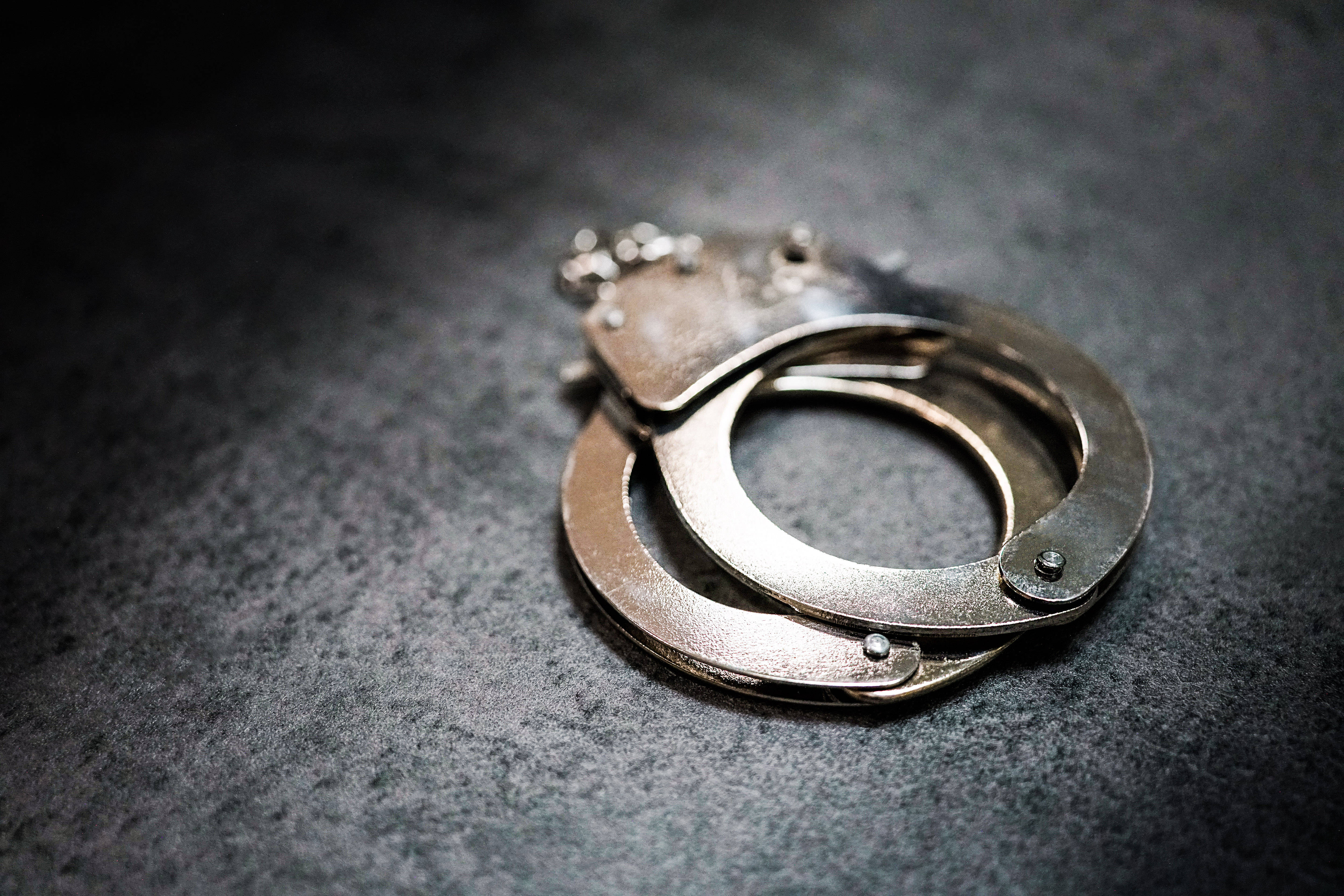 重大职务犯罪嫌疑人梁小菲被遣返回国<strong></p>
<p>美股f</strong>，曾任广西莱德投资实控人