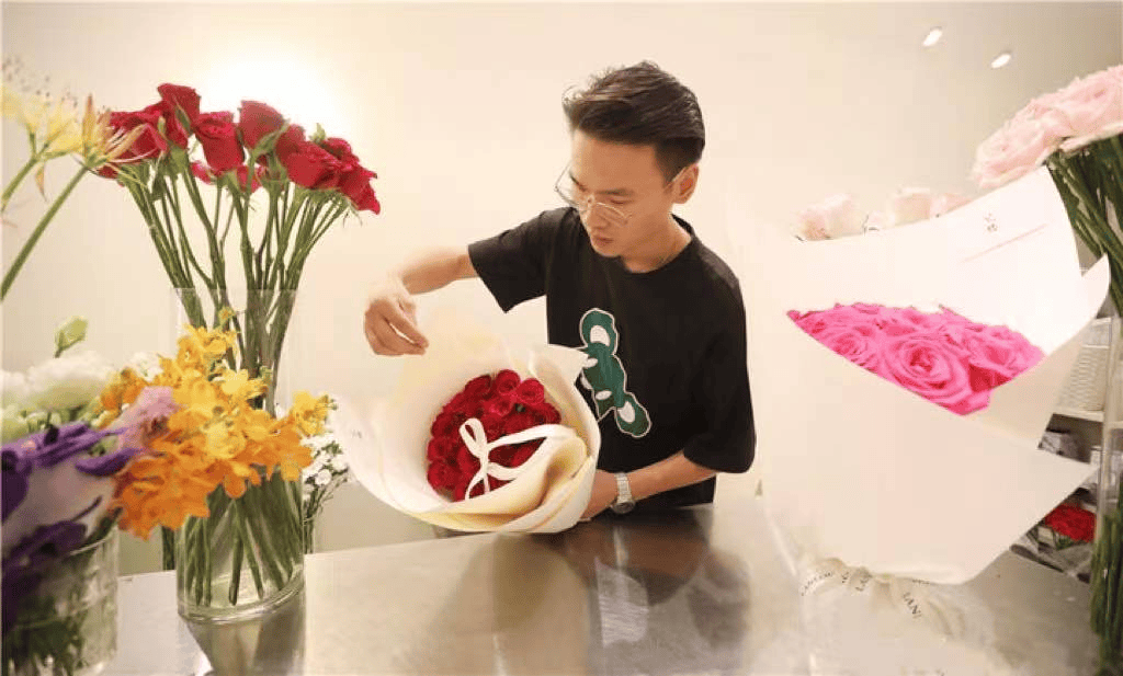 “2025中国民营企业500强”发布<strong></p>
<p>美股f</strong>，江苏90家企业上榜 我国数据产业年均增长率超15%