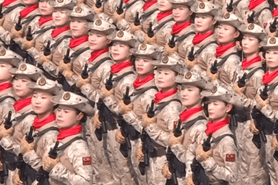 “民兵方队中一眼就认出了她<strong></p>
<p>美股sbux</strong>，我们的陈老师！”