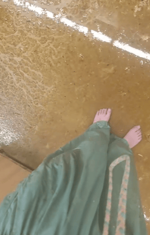 管道破损粪水洒满教室<strong></p>
<p>美股买一股</strong>，学生崩溃大哭！中国美术学院：已解决，学生情绪稳定表示理解