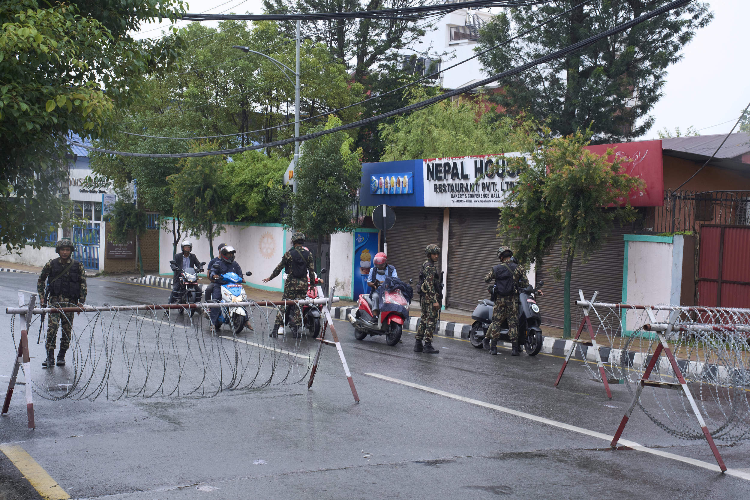 尼泊尔局势初步改善<strong></p>
<p>美股正股</strong>，中国使馆提醒遵守当地管控要求