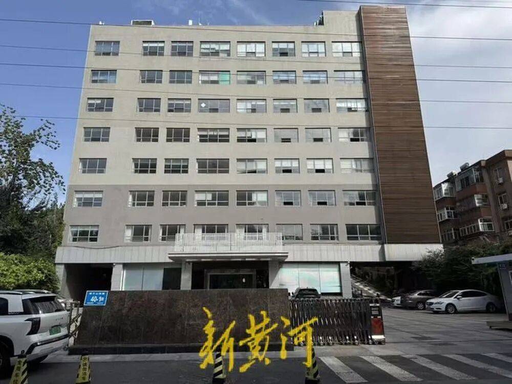 仲家汇接手不到一年半<strong></p>
<p>美股正股</strong>，“银座”重回山师东路？前者退场引发关注