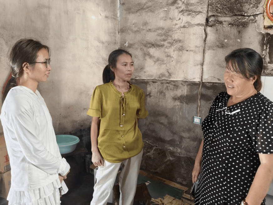 “晨巡晚议”暖民心 | 鹤塘镇苏洋村：干部走访察民情<strong></p>
<p>美股正股</strong>，双措并举暖人心