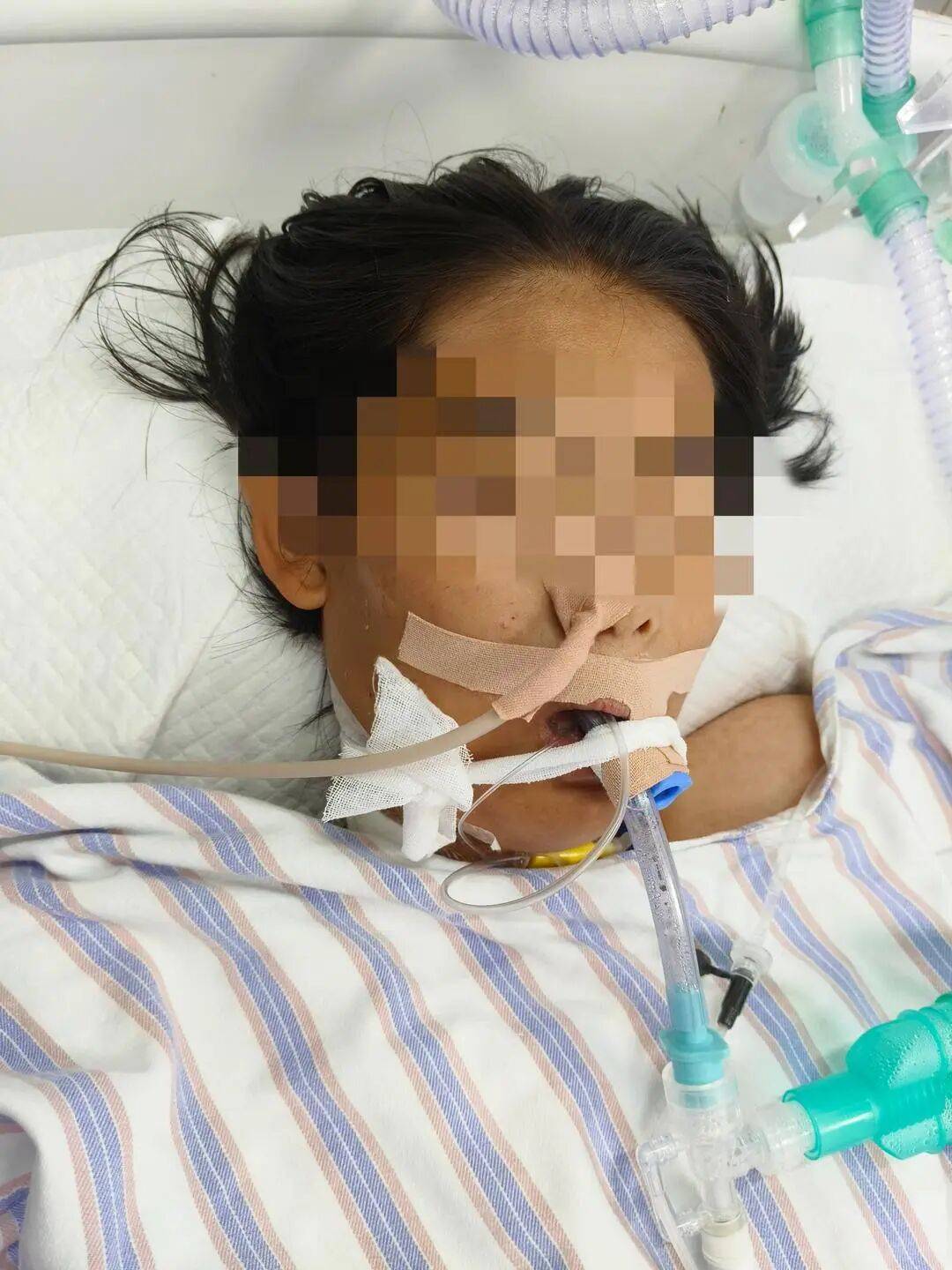 14岁少女拓展营遭体罚后身亡<strong></p>
<p>美股正股</strong>，父亲：孩子发出6封求救信，均被老师截留