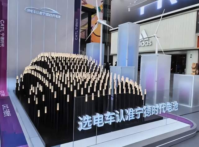 击溃日韩垄断<strong></p>
<p>美股正股</strong>，每天净赚1.7亿元：他靠三次豪赌，卡住全球车企的脖子