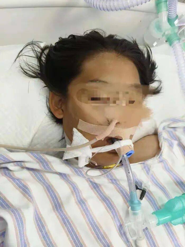 14岁女生拓展营遭体罚身亡<strong></p>
<p>陌陌美股</strong>，班主任截留求救信案开庭：家属称班主任故意隐瞒孩子身体状况