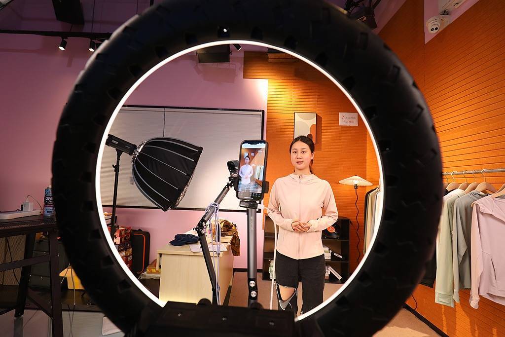 中小电商加速“撤离”杭州九堡<strong></p>
<p>陌陌美股</strong>，有园区空置率逼近40%