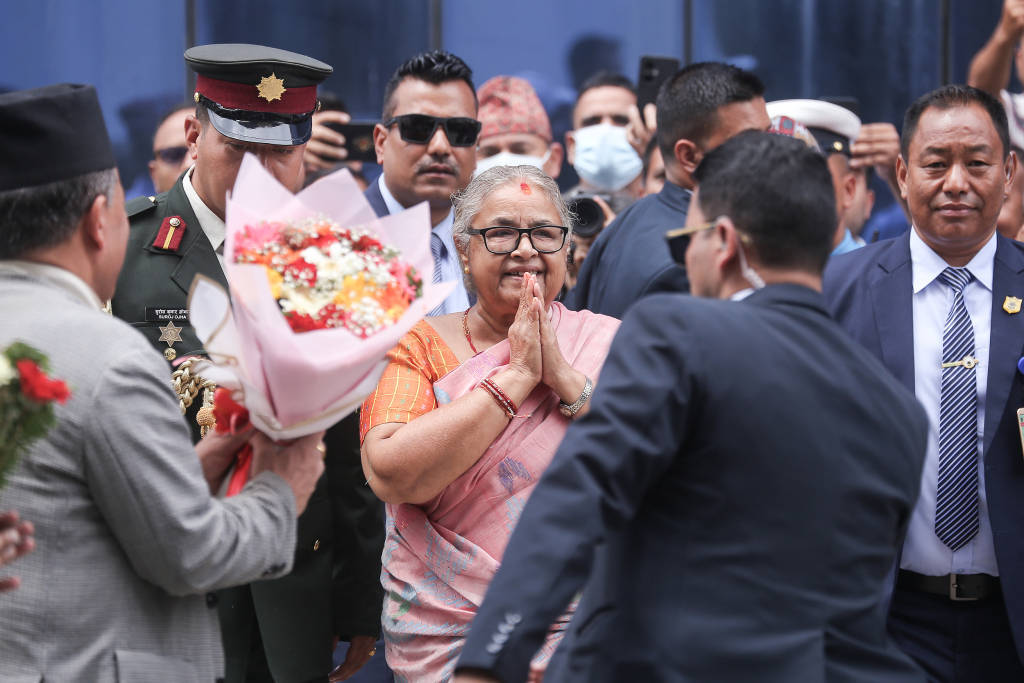 尼泊尔临时政府总理首次公开表态：执政不会超过半年<strong></p>
<p>美股中国概念股</strong>，将顺应民意