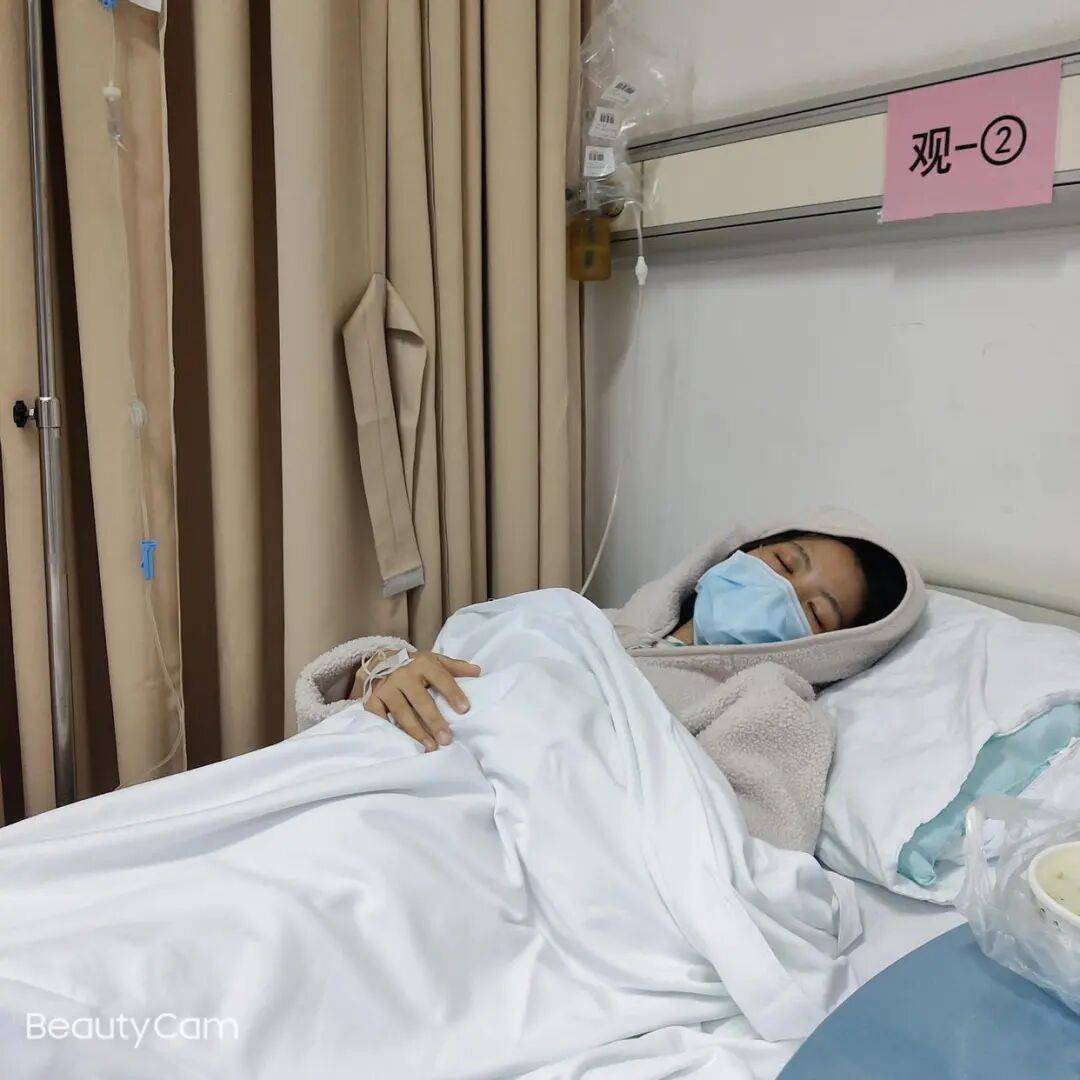 女护士结婚半年发烧头痛<strong></p>
<p>美股怎么分析</strong>，诊治12天才确诊“脑脊髓炎”致丧失劳动能力，鉴定：两家三甲医院因未及早诊断病情，应承担责任